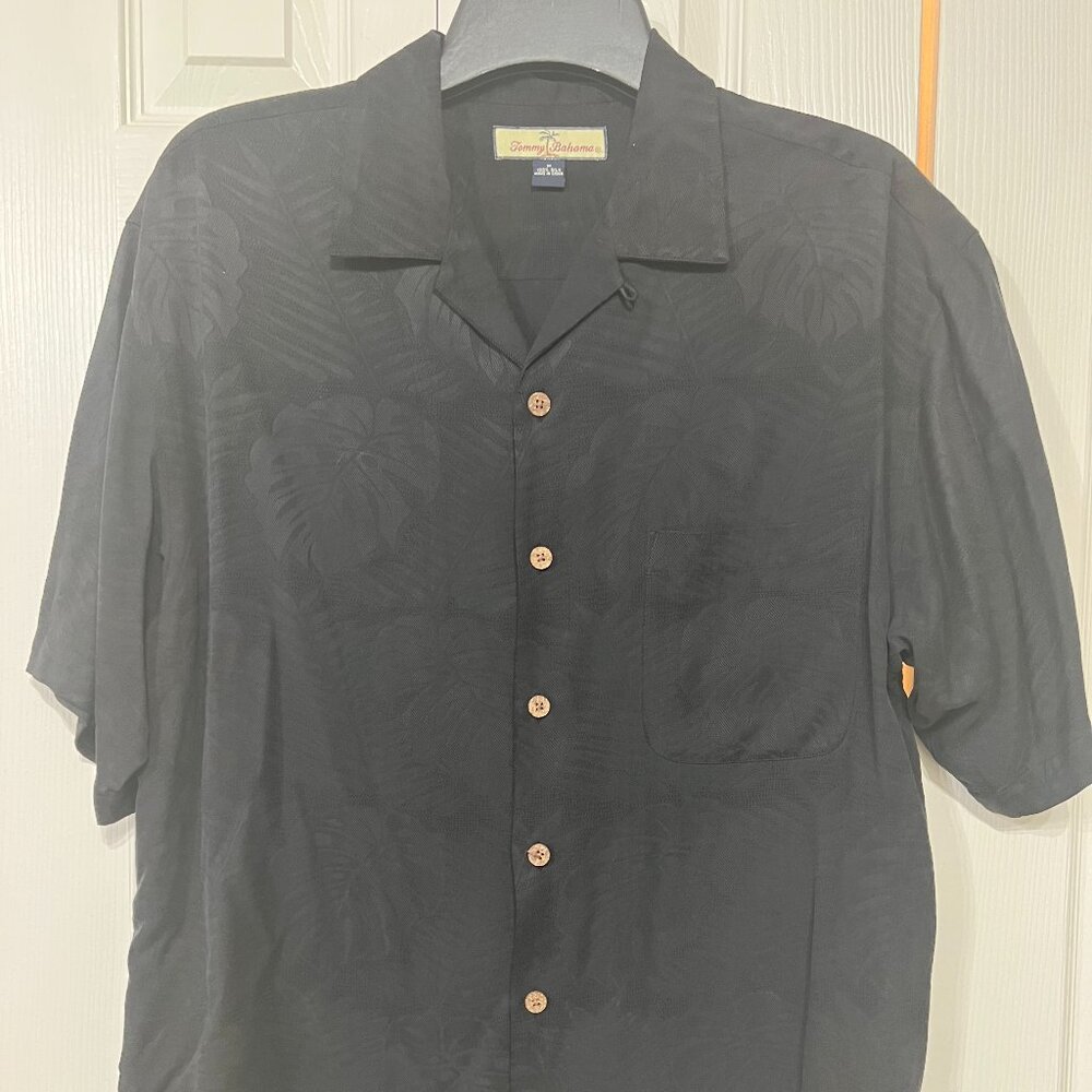 Tommy Bahama Men M 100% Silk Tropical Pattern Black Preppy Vacation Classic EUC